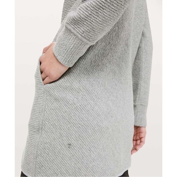 Lululemon On Repeat Jacket Heathered Core Light Grey Size 4 Athletic Outdoor Gym - Picture 16 of 16